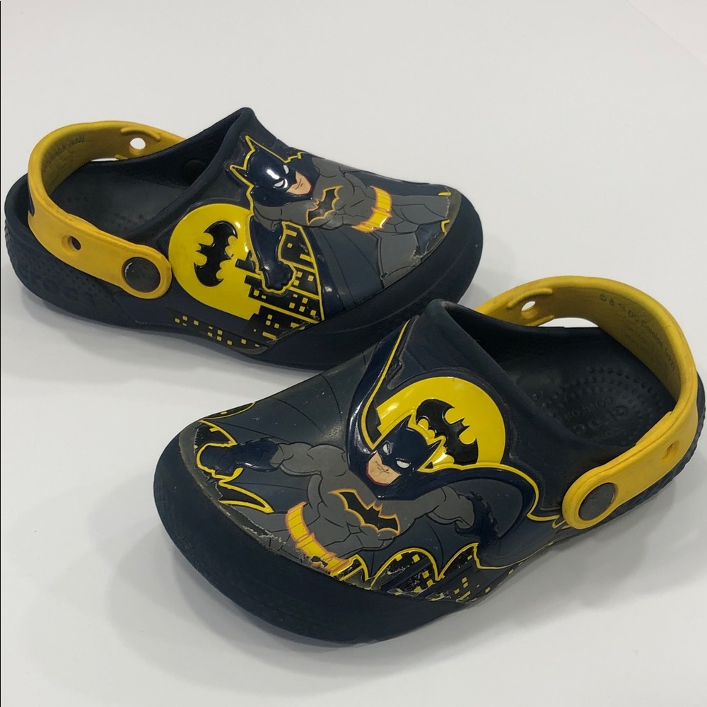 Batman Kids Crocs Clogs – Blue/Yellow – Size C11 (Little Kids)